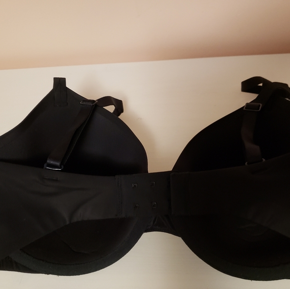 True &Co Body Convertible Underwire T-Shir - Picture 9 of 16